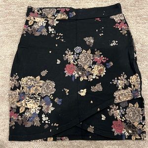 Aritzia Talula Floral Bodycon Skirt